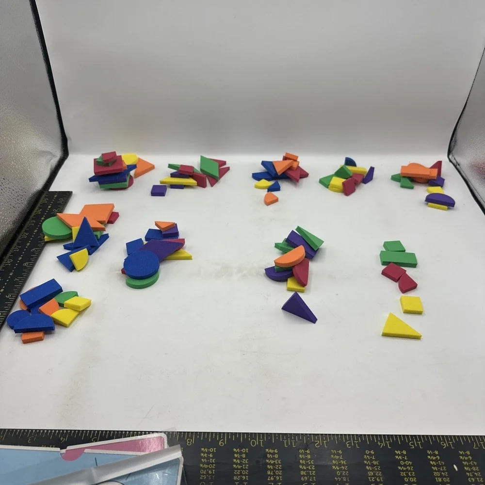 Discovery Toys 1996 Playful Patterns Design Activity Play Learning Game 2930‎